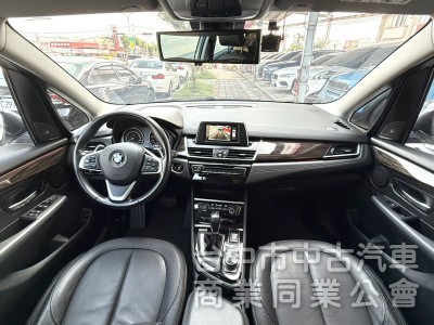 2017年式 BMW 220i GT 總代理 Luxury Line版 正七人座 雙前電動椅 自動停車 稀有釋出跨界休旅