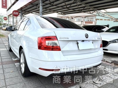 2019年式 SKODA Octavia 1.0 TSI 豪華動能版 一手車 里程6萬 雙區恆溫 皮椅 都會優質代步小車