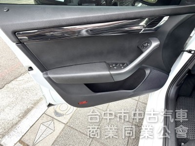 2019年式 SKODA Octavia 1.0 TSI 豪華動能版 一手車 里程6萬 雙區恆溫 皮椅 都會優質代步小車