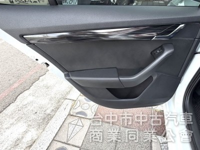 2019年式 SKODA Octavia 1.0 TSI 豪華動能版 一手車 里程6萬 雙區恆溫 皮椅 都會優質代步小車