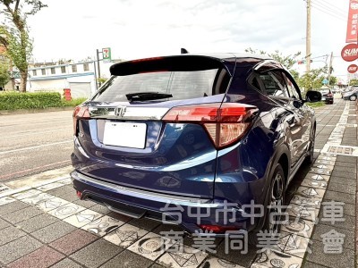 2017年式 Honda HR-V 1.8 頂級S版 原鈑件 僅跑5萬 加購環景系統 換檔撥片 適合小家庭跨界輕休旅