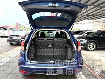 2017年式 Honda HR-V 1.8 頂級S版 原鈑件 僅跑5萬 加購環景系統 換檔撥片 適合小家庭跨界輕休旅