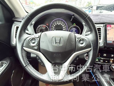 2017年式 Honda HR-V 1.8 頂級S版 原鈑件 僅跑5萬 加購環景系統 換檔撥片 適合小家庭跨界輕休旅