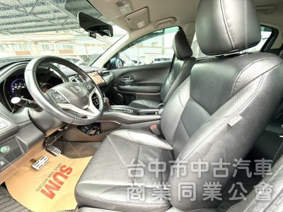 2017年式 Honda HR-V 1.8 頂級S版 原鈑件 僅跑5萬 加購環景系統 換檔撥片 適合小家庭跨界輕休旅