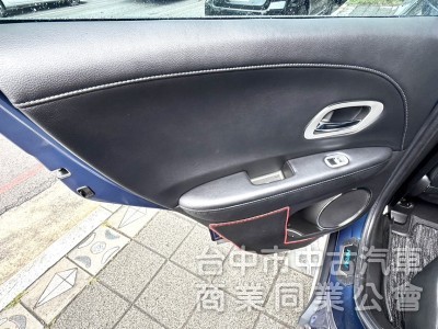 2017年式 Honda HR-V 1.8 頂級S版 原鈑件 僅跑5萬 加購環景系統 換檔撥片 適合小家庭跨界輕休旅