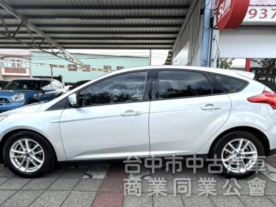 2016年 Ford Focus 5D 1.5T 汽油時尚型 原鈑件 定速 渦輪增壓 換檔撥片 省油實用 便宜輕鬆入手