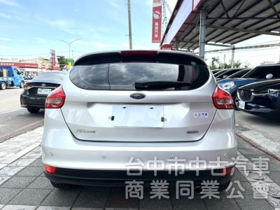 2016年 Ford Focus 5D 1.5T 汽油時尚型 原鈑件 定速 渦輪增壓 換檔撥片 省油實用 便宜輕鬆入手