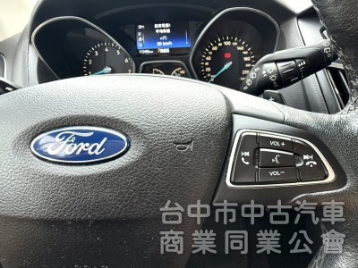 2016年 Ford Focus 5D 1.5T 汽油時尚型 原鈑件 定速 渦輪增壓 換檔撥片 省油實用 便宜輕鬆入手