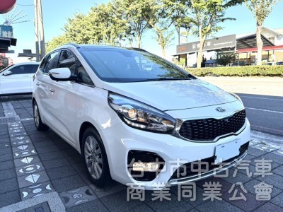 2019年 KIA Carens 2.0 汽油旗艦版 原鈑件 里程5萬 全景天窗 環景 盲點 舒適大空間 高顏值跨界休旅