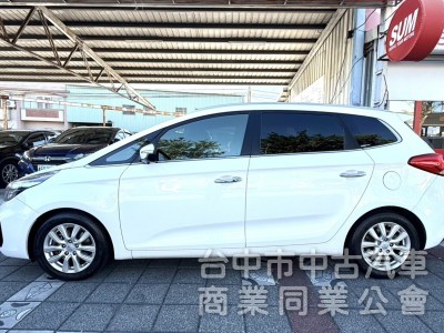 2019年 KIA Carens 2.0 汽油旗艦版 原鈑件 里程5萬 全景天窗 環景 盲點 舒適大空間 高顏值跨界休旅