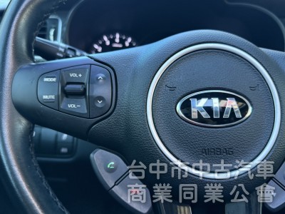 2019年 KIA Carens 2.0 汽油旗艦版 原鈑件 里程5萬 全景天窗 環景 盲點 舒適大空間 高顏值跨界休旅