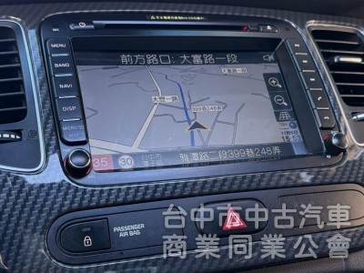 2019年 KIA Carens 2.0 汽油旗艦版 原鈑件 里程5萬 全景天窗 環景 盲點 舒適大空間 高顏值跨界休旅