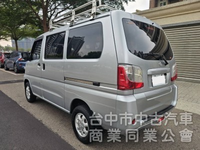 2022年 菱利 A180 廂車(自排) 8人座 原鈑件 里程4萬 加裝車頂置放架 空間大 家庭出遊 公司用車都適宜