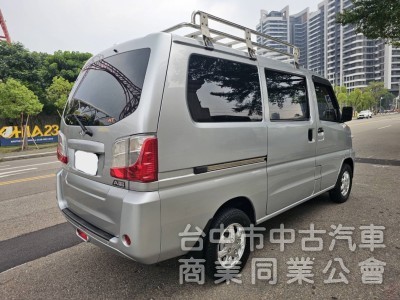 2022年 菱利 A180 廂車(自排) 8人座 原鈑件 里程4萬 加裝車頂置放架 空間大 家庭出遊 公司用車都適宜