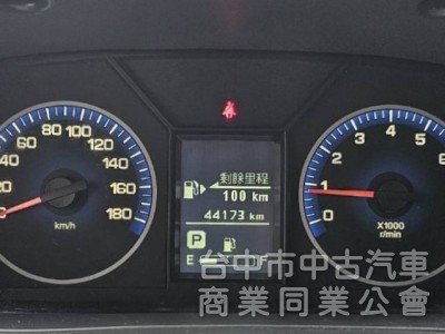 2022年 菱利 A180 廂車(自排) 8人座 原鈑件 里程4萬 加裝車頂置放架 空間大 家庭出遊 公司用車都適宜