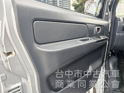 2022年 菱利 A180 廂車(自排) 8人座 原鈑件 里程4萬 加裝車頂置放架 空間大 家庭出遊 公司用車都適宜