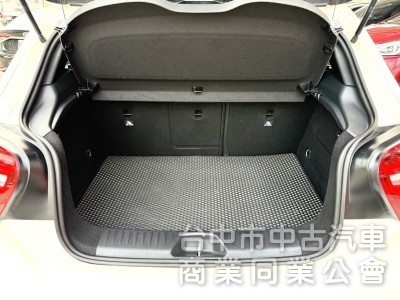 2017年 M-Benz A180 1.6 AMG Line 運動版 總代理 原漆原鈑件 低里程 最保值的賓士鋼砲小車