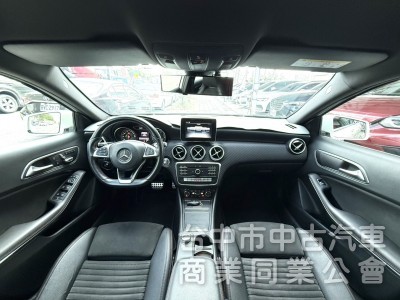 2017年 M-Benz A180 1.6 AMG Line 運動版 總代理 原漆原鈑件 低里程 最保值的賓士鋼砲小車