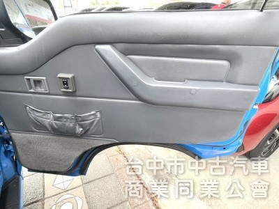 2017年 中華 得利卡 2.4 手排 貨車 原鈑件 只跑9萬公里 車況好 引擎硬挺 好開有力 創業的好幫手