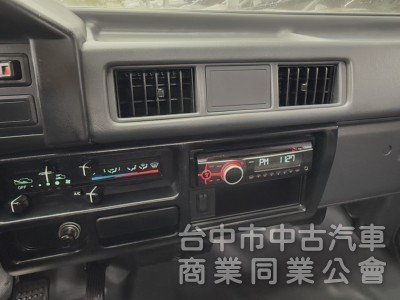 2017年 中華 得利卡 2.4 手排 貨車 原鈑件 只跑9萬公里 車況好 引擎硬挺 好開有力 創業的好幫手