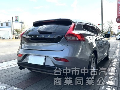 2015年 VOLVO V40 T4 1.6 豪華版 雙區恆溫 渦輪增壓 自動停車 電動座椅 北歐經典質感掀背小車