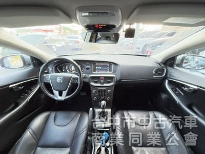2015年 VOLVO V40 T4 1.6 豪華版 雙區恆溫 渦輪增壓 自動停車 電動座椅 北歐經典質感掀背小車