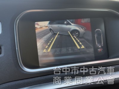 2015年 VOLVO V40 T4 1.6 豪華版 雙區恆溫 渦輪增壓 自動停車 電動座椅 北歐經典質感掀背小車