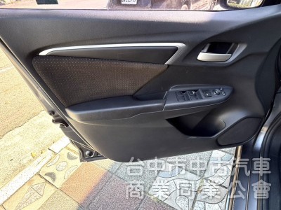 2015年 Honda Fit 1.5 VTi-S 認證車 恆溫 換檔撥片 定速 影音 都會靈巧代步小車