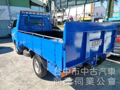 04中華得利卡框式油壓尾門 