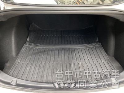 2021 Tesla Model 3 Standard Range Plus　平價入門／原鈑件／第三方認證