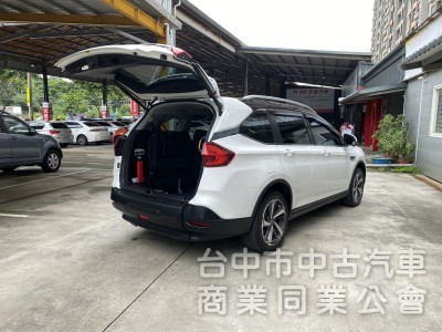2022 Luxgen URX 7人 全景樂活版　原廠斜坡板／全景天窗／ACC／環景／腳踢尾門／抬顯／出遊福祉輪椅