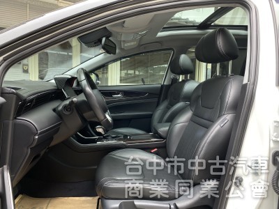 2022 Luxgen URX 7人 全景樂活版　原廠斜坡板／全景天窗／ACC／環景／腳踢尾門／抬顯／出遊福祉輪椅