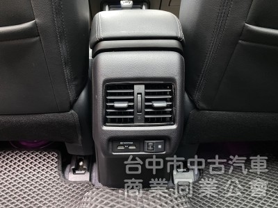 2022 Luxgen URX 7人 全景樂活版　原廠斜坡板／全景天窗／ACC／環景／腳踢尾門／抬顯／出遊福祉輪椅