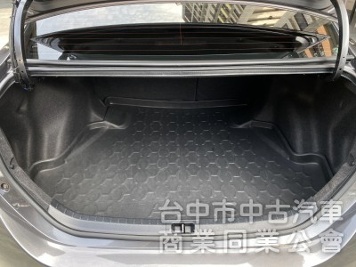 2016 Toyota Corolla Altis 1.8雅緻版　倒車顯影／好開好順／耐操省油／代步實用車