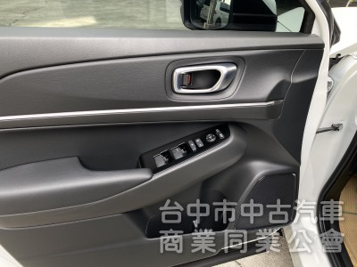 2022 HR-V Prestige尊榮版　一手女用車／原鈑件／原廠保養／電尾門／Carplay／無線充