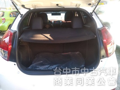 拼俗價  YARIS  17年式  里程只跑7萬  仕女最愛  優質 美車   .....  .            