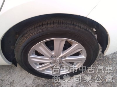 拼俗價  YARIS  17年式  里程只跑7萬  仕女最愛  優質 美車   .....  .            