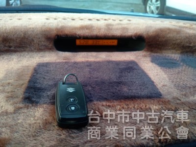 拼俗價 一手車 08年式 SWIFT 里程少 I-KEY   尾翼 跑車胎 搶購中.....              