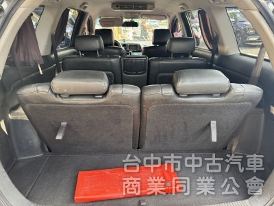 7人座 車美車況佳 買回即可上路~