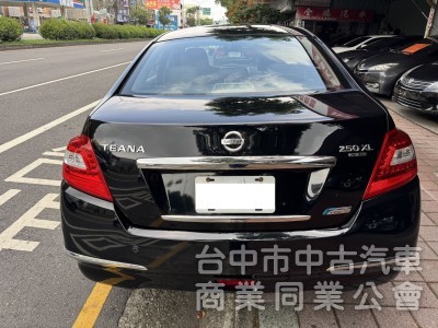 空間舒適 車美車況佳 買回即可上路~