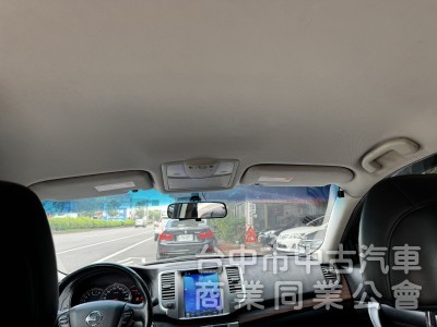 空間舒適 車美車況佳 買回即可上路~