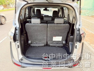 稀有釋出｜SIENTA 豪華版｜7人座大空間＋8氣囊安全守護