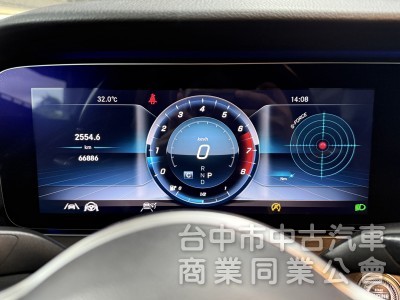2019 M-Benz E-Class Sedan E300運動版