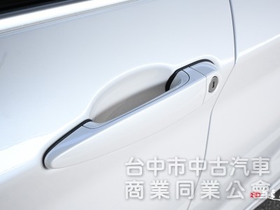 2018 BMW 1-Series Hatchback 118i 白色