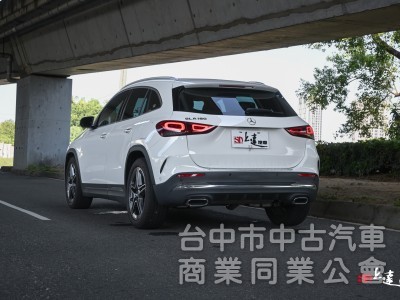 2023 M-Benz GLA 180豪華版