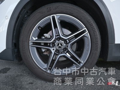 2023 M-Benz GLA 180豪華版