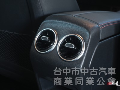 2023 M-Benz GLA 180豪華版