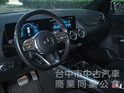 2023 M-Benz GLA 180豪華版