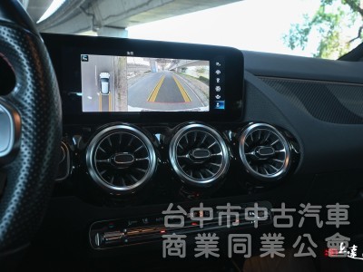 2023 M-Benz GLA 180豪華版