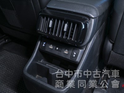 2023 Hyundai Custin GLT-B VIP 